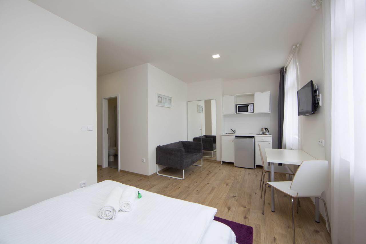 Rozmaryn Rooms & Apartments Rakovník Exterior foto